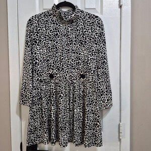 Women's Chadwick's Black & White Animal Print Long Sleeve Dress 14P